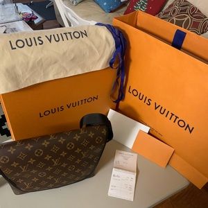 Beautiful, used once, Louis Vuitton satchel/crossbody bag